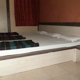 Hotel Dwarkamai, Shirdi 2